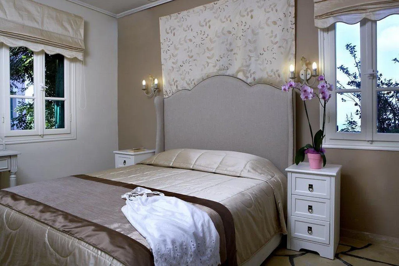 Dafnoudi Hotel Apartments Antipata  2*, Antipata (Erisos)