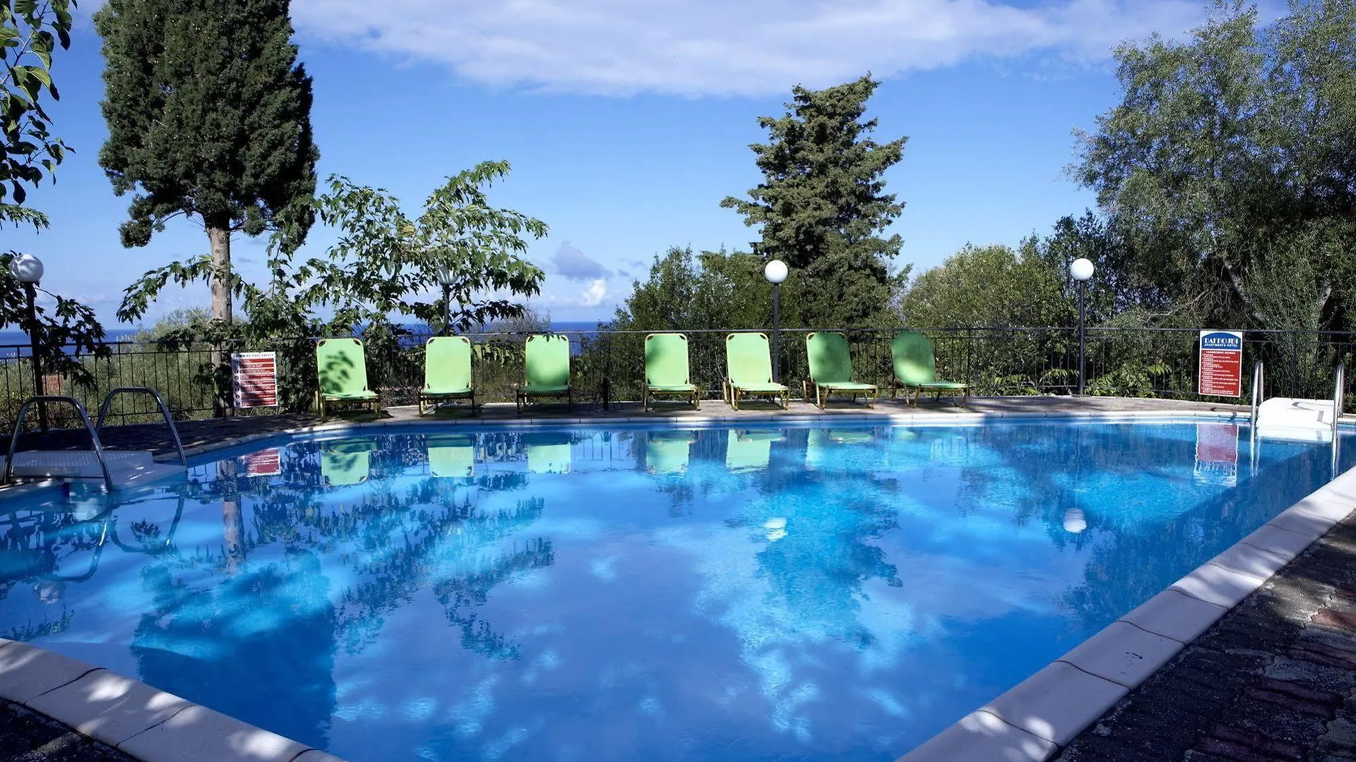 Dafnoudi Hotel Apartments Antipata  Aparthotel Antipata (Erisos)