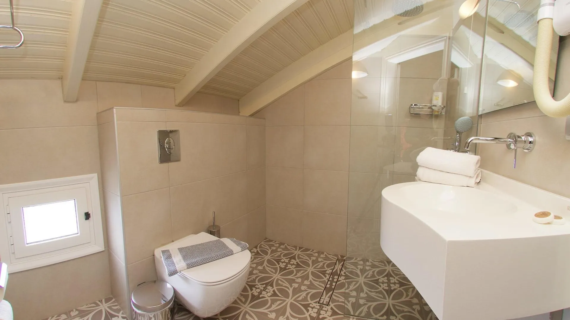 Dafnoudi Hotel Apartments Antipata  2*, Antipata (Erisos)